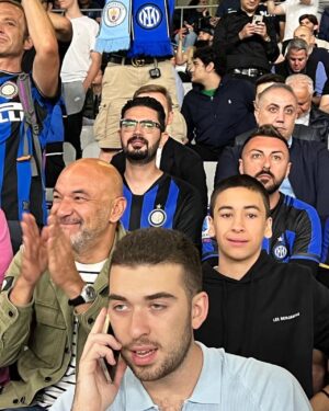 Kaan Çakır Instagram - Guzel tesadufler ve final  kimler kimler… #ogünaltıparmak #yilmazvural  not: ogun abi dedi ki 1968 de manchester city i  benim 1 gol 1  asistlele Fenerbahce yendi. Gurur 😁💫🍾⚡️