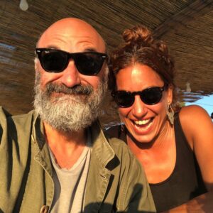 Kaan Çakır Instagram - Annem diyecek ki: "yapma yuzunu soyle" "Ama annecim güzel karim seviyo boyle... Onu guldurmek geliyo icimden boyle..." #love