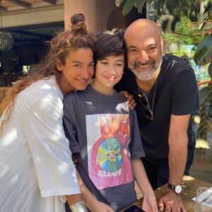 Kaan Çakır Instagram - Bugun Ali’min dogum gunu. Tipki bir bahar hediyesi olan guzel oglum ve onu dunyaya getiren bahar tanricasi guzel karim. #kurulbitez #bodrum #yaşgünü #bahar