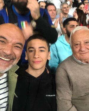 Kaan Çakır Instagram - Guzel tesadufler ve final  kimler kimler… #ogünaltıparmak #yilmazvural  not: ogun abi dedi ki 1968 de manchester city i  benim 1 gol 1  asistlele Fenerbahce yendi. Gurur 😁💫🍾⚡️