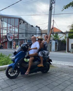 Kaan Çakır Instagram - Geldik…. Merhaba Cangu.  Keyfimiz pasada yok …