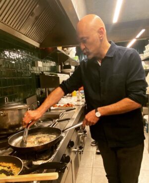 Kaan Çakır Instagram - Pazi yaprakli kokorec. Denemeden bilemezsin. 👨🏽‍🍳 @kurulbitez