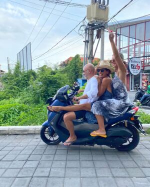 Kaan Çakır Instagram - Geldik…. Merhaba Cangu.  Keyfimiz pasada yok …