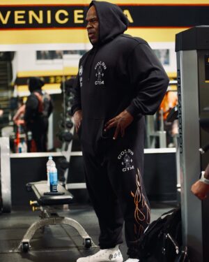 Kai Greene Instagram - FOREVER & GOLDS
@darcsport collections release tonight at 6pm pst. Collections are limited and will go fast!

Wolves Forever 🐺
Code “KAI” at checkout

#KaiGreene 
#DarcSport
#ThoughtsBecomeThings