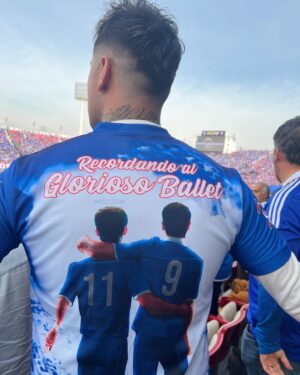 Kaiser Instagram - Vamos con todo @udechileoficial 🤘💙
@tdeportes.cl 💯