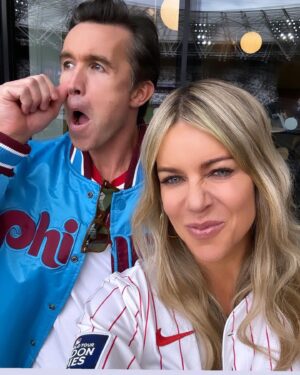 Kaitlin Olson Instagram - 48 hours in London doing American and Welsh stuff with my dad and my husband promoting my favorite city and my new show @highpotentialabc …ok, night night for days. 🏴󠁧󠁢󠁥󠁮󠁧󠁿🏴󠁧󠁢󠁷󠁬󠁳󠁿🇺🇸♥️
