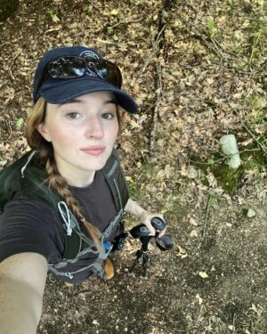 Kaitlyn Dever Instagram - Feeling grateful for this hiking trip & all of the pretty pretty trails 🥾🚶‍♀️

. @theranch.life 

.

.#TheRanchHudsonValley