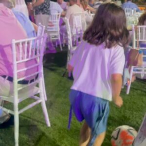 Kalomoira Sarantis Instagram - 🇬🇷 Πολύ όμορφη η βάφτιση προχθές 💕περάσαμε τέλεια με φίλους και οικογένεια 💕 Αγαπάω πως η κόρη μου είχε την μπάλα της όπου και να πήγαινε ⚽️⭐️

🇺🇸Beautiful baptism for our friends celebrating their beautiful daughter. We had such a blast with family and friends. 🥰 A special moment for me was having my daughter dribbling the ball wherever she went…! ⚽️⭐️my little soccer star!