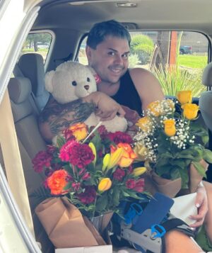 Kalorie Karbdashian-Williams Instagram - I finally had my surgery on Friday. 5 hours, 10 sutures, and a ton of pain meds. I’m hopefully fully fixed!  Now to recover.  Thanks to my family for all the amazing flowers, love, and support!

Also thank me you those who have wished me well and checked in on me. I love you all!

#recovery #surgery #flowers #support #tornminiscus #unmhospital