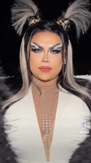 Kalorie Karbdashian-Williams Instagram - Walking into the new year like a boss🖤🤍