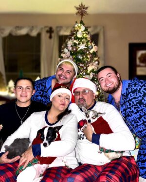Kalorie Karbdashian-Williams Instagram - MERRYYYYYYYYY CRIMMUSSSSSSSSSS!!!!!!!!! 

I hope that everyone’s holiday was filled with love and laughter! Whether we talk daily or once and a while know that I love and adore you!!! Thank you for being in our life! 

Happy holidays!!!! 🎁☃️💕😘