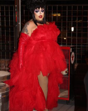 Kalorie Karbdashian-Williams Instagram - 🎃This month has been a WHIIIIRRLLLL WIND! But I wouldn’t have done it any other way!! Xoxoxo🎃

HAPPY HALLOWEEN!!! 
I hope you all are staying safe out there tonight! Make good choices! If you don’t call me 😈🤣😉. 

👗 red dress- @yahairadehilldesigns & beetle juice @bbuffaloe 

#halloweenweekend #missbloodbath #hallowseve #lydia #beetlejuice #myrtlesnow #hocuspocus