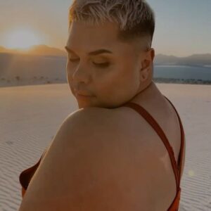 Kalorie Karbdashian-Williams Instagram - Trick or treat, smell my feet,  give me something good to eat. 🌕👻💀

Well this past week I married the love of my life. We had a very small intimate ceremony between us. To family and friends, we would have loved to have you all there, but let’s be serious the reception is what you really want 😂🤣😘😘😘 TBA. 

Here are some amazing magic that was caught by @suroestestudios. 
I felt my whole Carrie Bradshaw moment. 

Ever Thine, Ever Mine, Ever Ours. 😭😭😭
HMU @beautytherapybykim 
Outfits @easyaverydesigns
