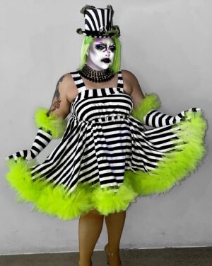 Kalorie Karbdashian-Williams Instagram - 🎃This month has been a WHIIIIRRLLLL WIND! But I wouldn’t have done it any other way!! Xoxoxo🎃

HAPPY HALLOWEEN!!! 
I hope you all are staying safe out there tonight! Make good choices! If you don’t call me 😈🤣😉. 

👗 red dress- @yahairadehilldesigns & beetle juice @bbuffaloe 

#halloweenweekend #missbloodbath #hallowseve #lydia #beetlejuice #myrtlesnow #hocuspocus