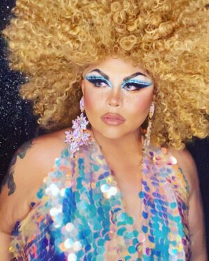 Kalorie Karbdashian-Williams Instagram - Me looking for a way out of 2020. 🤣😂 I miss you guys so much! How you staying sane?? I’m eating a bunch of snacks and getting fat and stufff. Lol 

•
•
•
• 
Lashes : @cammynguyenllc
💍 @lollicox_roxbycox 
foundation: @blackopalbeauty
Contour : @fentybeauty
Eyes:  @thealexisstoneX @makeuprevolution @sugarpill 
Lips: @kyliecosmetics
Brows@anastaciabeverlyhills