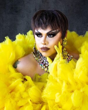Kalorie Karbdashian-Williams Instagram - Not bad for 33…

Thank you all for the birthday love! 
Today I’m also celebrating an 2 anniversaries my 10 years here the 505. And my 2 years being with my amazing Fiancé Finn de Lima💕

I wonder what this next year will have in store for me? 

Happy humpday!! 

Photo by @roncooperphotography 
Boa @yahairadehilldesigns 
Hair @trendzbeautysupply 
Lips @marisa.the.aesthetic.injector 🤣🥹