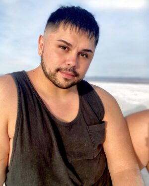 Kalorie Karbdashian-Williams Instagram - In case you forgot what I looked like. I also have a beard now. 😉😉😂😂 
Sending all your beautiful people love and light!!! Xoxox 

#gay #gayboy #plussize #bodypositive #lgbtq🌈 #queer #queerlife #nm #whitesands #selfie #beard #beardedgays #gayswithbeards