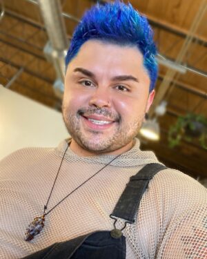 Kalorie Karbdashian-Williams Instagram - There’s something BLUEtiful about being in your 30s 💙💙 

Hair by me💙