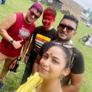 Kalpana Kalita Instagram - নটৰাজ বাবাৰ আশীষ শিৰত লৈ আজি লাইখুটা স্থাপন কৰা হয় থিয়েটাৰ “ৰাজলক্ষী“ ৰ
