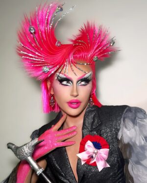Kam Hugh Instagram - 🐦OLYMPIC PIGEON🐦
——
I had the wonderful honor to open the Olympic Games 2024 dressed with my iconic pigeon look, remastered for the occasion!
——
Special thanks to @daphneburki for including in this historic project, and to @jeanbaptiste.santens for this incredible wig creation 💗 and of course @aymerick.zana for the iconic Pigeon suit 🐦💫 love you all
——
#olympic #olympicgames #paris #parisolympics2024 #drag #dragqueen