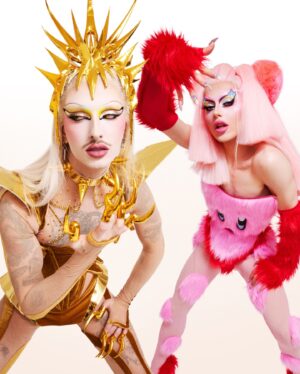 Kam Hugh Instagram - 💫KIRBY never without his STAR💫
——
We had this idea for a long time so happy to have been able to created this fantasy with my @thearsen_x 💫
——
📸: @ranobrac
👗 @ladymissboo
💇🏼‍♀️ @christophe_mecca
💅 @chloedan520
👛 @kevingermanier
3D: @riccardocifuentes @trashylabs
Earring @jule_et_lily
——
#drag #dragrace #makeup #hair #wig #outfit
