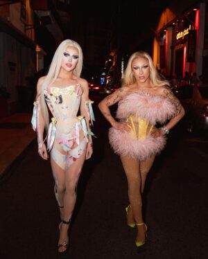 Kam Hugh Instagram - 🌟TE QUIERO🌟
———
Madrid i had such a blast last week thank you for everything @lalolitabanana @martacarinomadrid @venenomadrid
——
📸 @satnof_ 
👗 @ladymissboo and print by @franciscoterra ⭐️
——
#dragqueen #madrid #drag #dragrace #dragracefrance