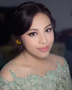 Kamasean Matthews Instagram - graduation makeup for the Idol herself @kamasean ✨😍😘
•
•
•
•
#Astridpakaya#muamanado#hairdomanado#byastridpakaya#makeupartistbitung#manadomakeup#bridesbyastridpakaya#muabali#astridpakayamakeupartist#makeupclassmanado#makeupartistmanado#makeupweddingmanado#muadenpasar#muakendari#weddingmakeup#weddingjakarta#ibutni #persitindonesia#muajakarta #muajakartatimur#persitcantik  #muajakarta#muahalim#ibupersitcantik #muahalimdwikora#muahalimperdanakusuma