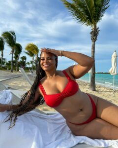 Actress Kamie Crawford HD Instagram Photos and Wallpapers August 2024