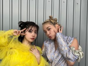 Kanako Takatsuki Instagram - 共演者の皆さんと📸
他の方々ともお話したりできたのはいい思い出🫶💙
うちらのスター🌟セリコちゃんとは時間合わなくて写真撮れなかったからBGMに設定した🥹🎧笑

#アニレヴ #anirave