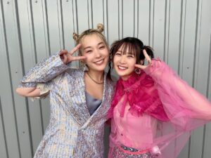 Kanako Takatsuki Instagram - 共演者の皆さんと📸
他の方々ともお話したりできたのはいい思い出🫶💙
うちらのスター🌟セリコちゃんとは時間合わなくて写真撮れなかったからBGMに設定した🥹🎧笑

#アニレヴ #anirave