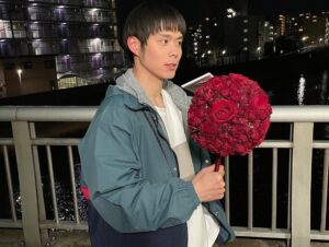 Kanata Hosoda Instagram - ***
『もしも、イケメンだけの高校があったら』
全10話。
有難うございました。

3ヶ月間、僕らキャストを最後まで支えてくださり、明るい現場づくりをしてくださったスタッフの皆様には感謝の気持ちしかありません。

ドラマを作るにあたって、先頭で作品を引っ張る立場に初めてなって。
色々なところでご迷惑をおかけしましたが、それでも無事に撮影、放送と最後まで駆け抜けることができたのは、「もしイケ」のチームがこのメンバーだったからだと思います。

改めて、最後まで観てくださった皆様
有難うございました！！

#もしもイケメンだけの高校があったら
#もしイケ
