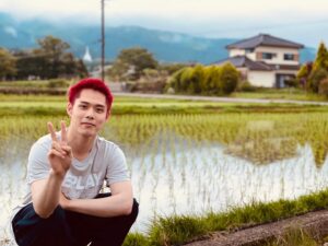 Kanata Hosoda Instagram - ***
『ドロップ』
全10話、有難うございました。

初のヤンキーが『ドロップ』であったことに感謝です。
毎日、笑いが絶えない楽しい現場で、キャスト・スタッフの皆皆様が素敵な方ばかりで。
こればかりは、自分の出逢い力を褒めてあげたい。。
撮影のクランクアップ日は、「本当に今日で終わり？」という気持ちで、また次の日も撮影があるのではないかと、むしろそうであって欲しいと思うような最高の毎日でした。

WOWOWオンデマンドでも全話配信しておりますので、皆様是非に。

#ドロップ