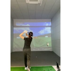 Kang Han-na Instagram - 드라이버와의 세번째 만남🏌🏻‍♀️

#여덟번째수업 #137M
#골린이성장기 #어려워서더재밌는골프