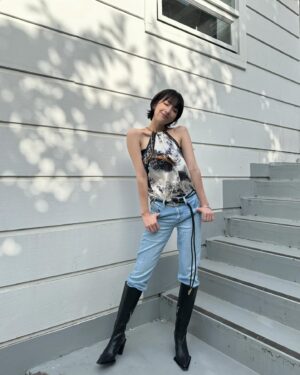 Kang Ji-young Instagram - 🖤