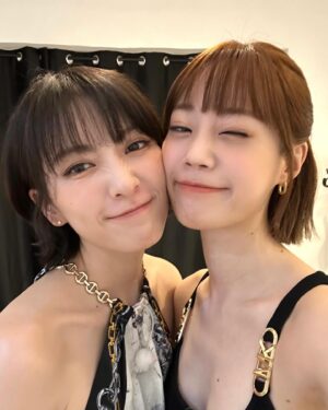 Kang Ji-young Instagram - 🖤