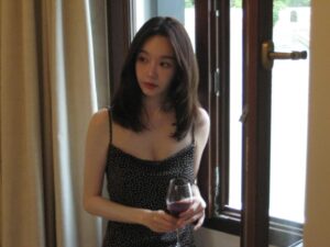 Kang Min-kyung Instagram - 🌹 베니스 첫 날, 분위기 잡아보려고 했는데 난 안되나봐..