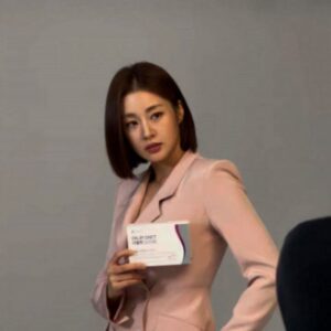 Kang So-ra Instagram - 안녕하세요~
제가 종근당건강 지엘핏다이어트유산균의 모델이 되었어요
오랜만에 긴머리 가발도 붙여봤는데 어떤가요?
@ckdhc__official