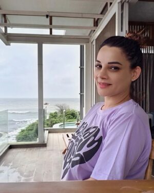 Kanika Maheshwari Instagram - One just needs a little alertness to see and find out: Life is really a great cosmic laughter.😌💜

#instagram #instagood #love #like #photography #follow #instadaily #photooftheday #instalike #fashion  #picoftheday #beautiful  #insta #trending #art #india #bhfyp #photo #viral #likes #explore #nature #style #happy #followme #explorepage #model #travel #kanikamaheshwari