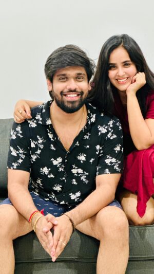 Kanmani Manoharan Instagram - Happy bday to someone who will always hold a special place in my heart ❤️ @aswath_official 

Enjoy your one last bachelor bday , next birthday you’ll be my husband 🫂👫❣️ 

Love you my Chotu boy ❤️

#aswathinkanmani #kanmaninaswathin #togetherforever #happybirthday