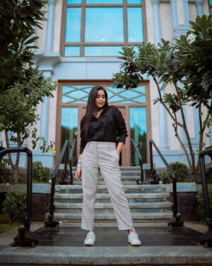 Kanmani Manoharan Instagram - #kanmanimanoharan✨ 

Photography team @jefreezestudios @jeffery.joshuaa 
Shot @thisis_muba 

#event #spotify #shoot #black #neverendingblacklove