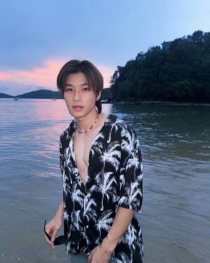 Kantapon Jindataweephol Instagram - Vitamin sea 🌊