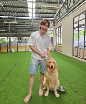 Kantapon Jindataweephol Instagram - อยู่กับพี่อย่าดื้อน้าาา 🐶