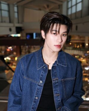 Kantapon Jindataweephol Instagram - 💙🖤