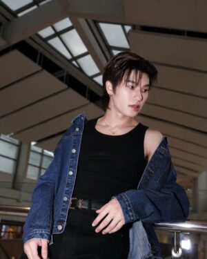 Kantapon Jindataweephol Instagram - 💙🖤