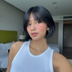 Kaori Oinuma Instagram - in my short hair era again 

@zero1story_