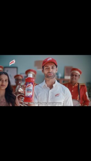 Karan Wahi Instagram - Ting Tong
🔔

Bathroom Jagmagaye Toh Din Ban jaaye !!!
#harpic 
@harpic_india