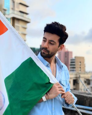 Karanvir Sharma Instagram - Vande Mataram 🧡🤍💚

Respect thy Mother. Respect thy Women. ✊🏼 
.
.
.
.
.
.
.
.
.
#78thindependenceday #india #bharat #independenceday #vandemataram #jaihind #🇮🇳 #jaiho
