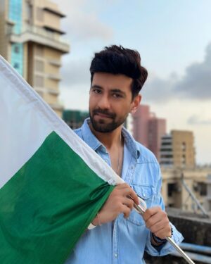 Karanvir Sharma Instagram - Vande Mataram 🧡🤍💚

Respect thy Mother. Respect thy Women. ✊🏼 
.
.
.
.
.
.
.
.
.
#78thindependenceday #india #bharat #independenceday #vandemataram #jaihind #🇮🇳 #jaiho