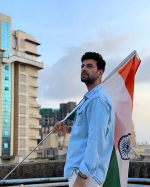 Karanvir Sharma Instagram - Vande Mataram 🧡🤍💚

Respect thy Mother. Respect thy Women. ✊🏼 
.
.
.
.
.
.
.
.
.
#78thindependenceday #india #bharat #independenceday #vandemataram #jaihind #🇮🇳 #jaiho