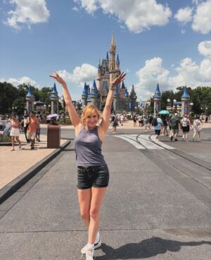 Kari Byron Instagram - Not a bad Monday. I love my job. Tomorrow @pocketlab_scienceiscool event is happening live from @waltdisneyworld Teachers! There is still time to sign up and it is free!!

thepocketlab.com/events/scic14
#education #teachers #stem #steam #pd #professiondevelopment #karibyron #pocketlab #disney #crashtestgirl